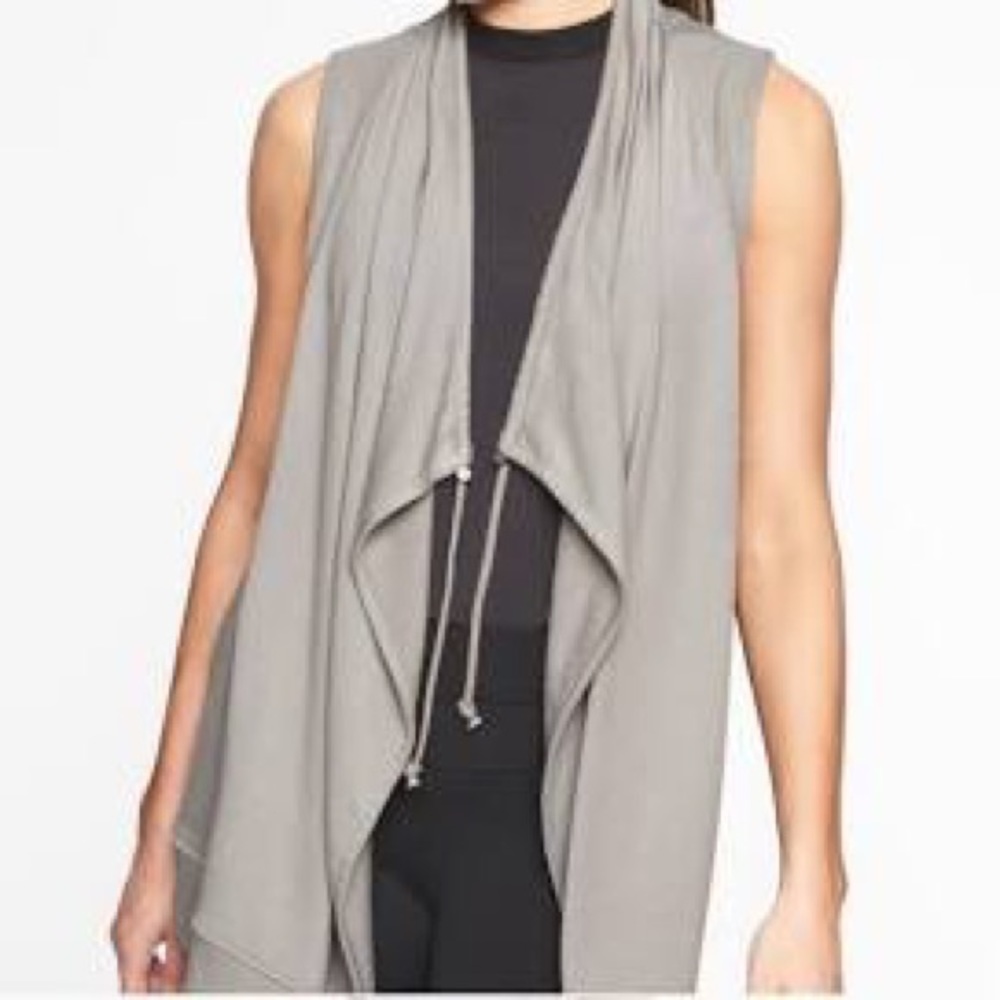 Athleta Mindsight vest Medium NWTS